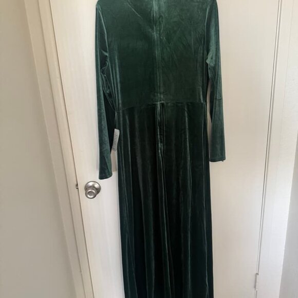 Green formal dress - Picture 2 of 2